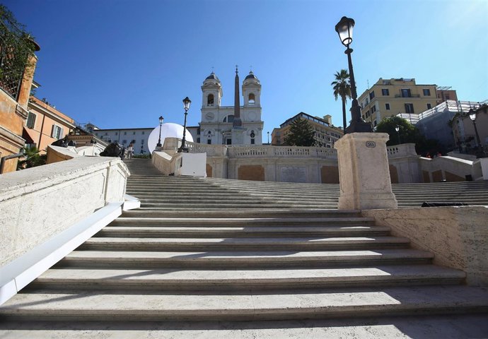 La escalinata de la Plaza de España tras la restauración 