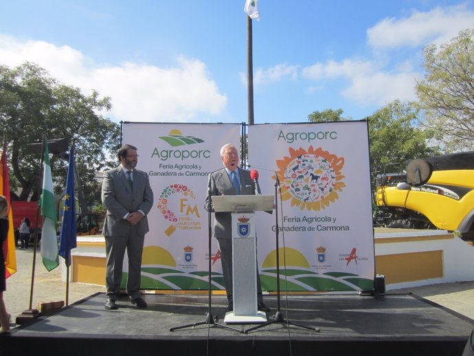 Reconocimiento de Agroporc al presidente de Caja Rural del Sur.