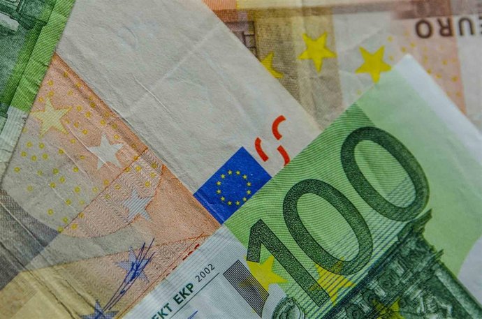 Monedas, moneda, billete. Billetes, euro , euros, capital, efectivo, metálico