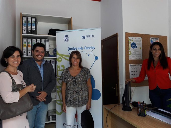 NOTA DE PRENSA Y FOTOGRAFÍA: LA VICTORIA EMPLEO