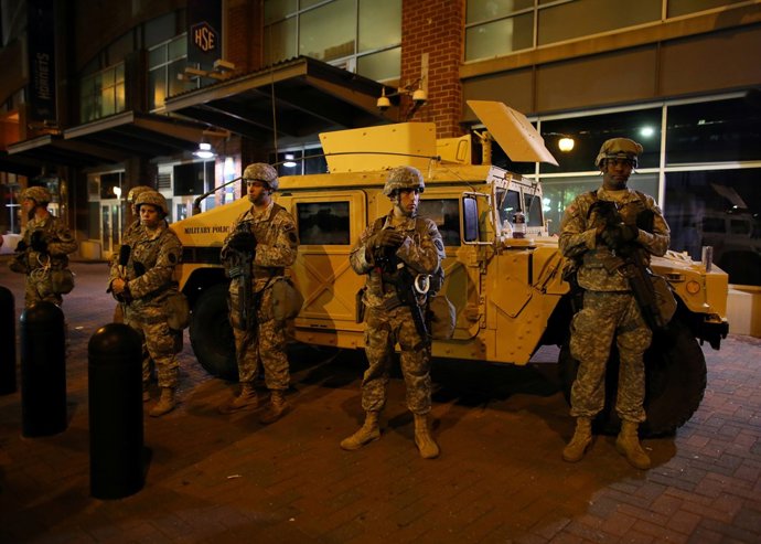 Toque de queda en Charlotte, n'EEUU, tres les protestes
