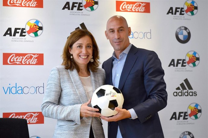 Luis Rubiales, presidente de AFE, y la directora del WFS, Marian Otamendi
