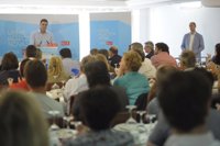 Sánchez advierte de que "lo que hace daño a la democracia es la corrupción" y un presidente que "la ampara"