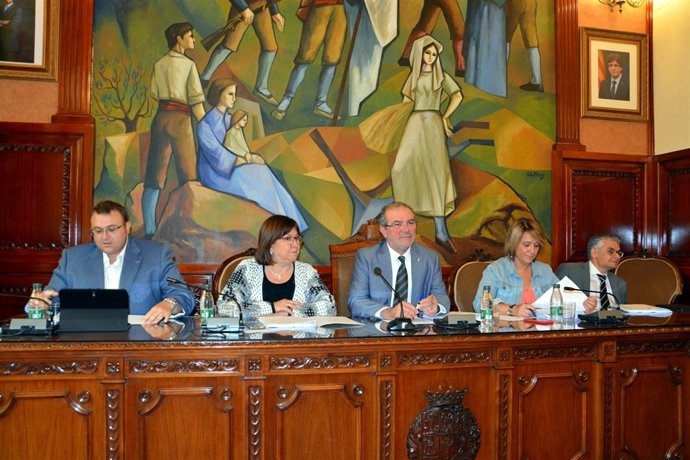 El presidente de la Diputación de Lleida, Joan Reñe, en el pleno de este viernes