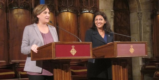 Las alcaldesas de Barcelona, Ada Colau, y París, Anne Hidalgo