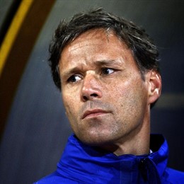 Marco Van Basten entrenará al Ajax durante cuatro temporadas