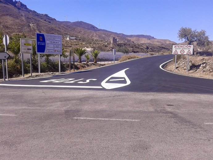 Obras en la carretera AL-3105, en Almería