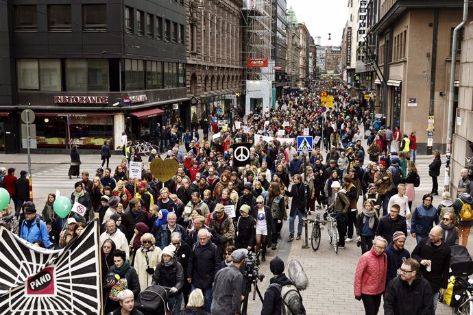 Manifestación antifascista en Helsinki