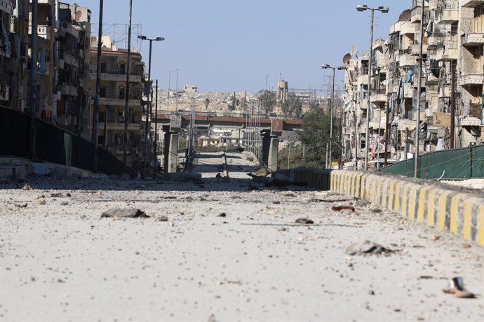 Calle desierta en un barrio rebelde de Alepo, Al Shaar