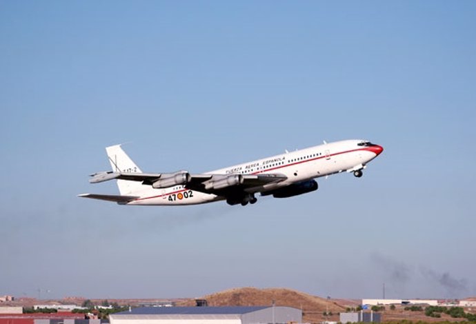 Despegue de un Boeing 707 desde la base de Torrejón (Madrid)