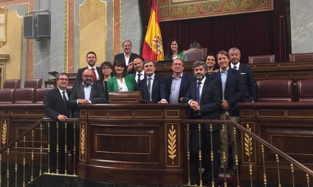 Miembros de Murcia Seniors Club en el Congreso