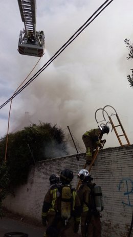 Incendio en calle Candelería de Sevilla