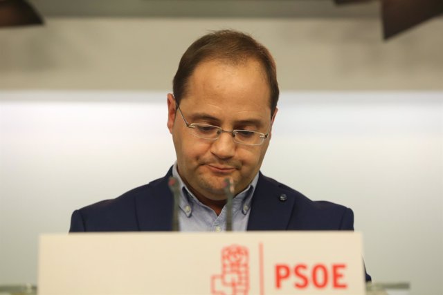 El secretario de Organización del PSOE, César Luena, comparece en Ferraz 