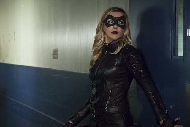 Katie Cassidy es Black Canary en Arrow 