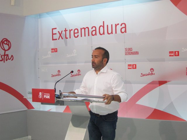 Miguel Ángel Morales en rueda de prensa