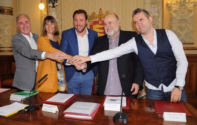 Firma del acuerdo del Diálogo Social en el Ayuntamiento de Valladolid