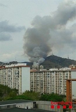 Incendio en Collserola, en Esplugues