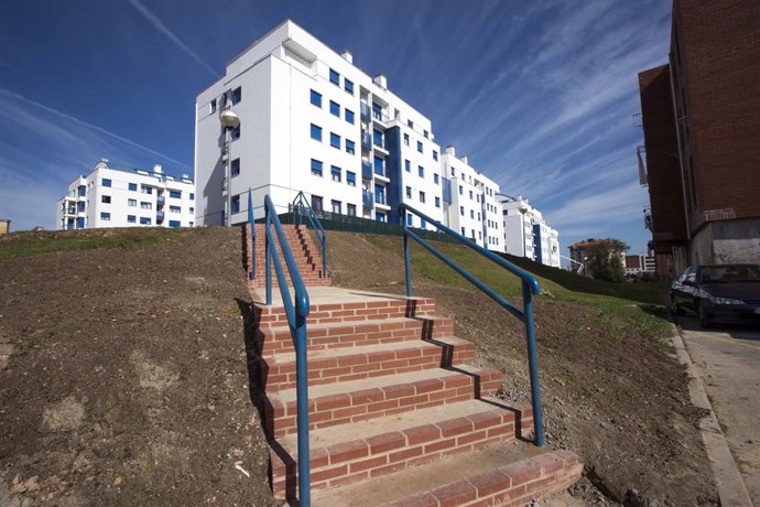 Nueva escalera entre Buenos Aires y Hermanos Torre Oruña