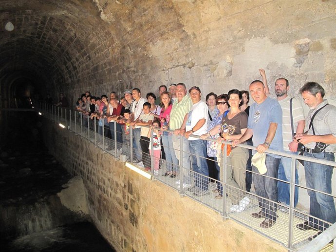 Visita a la bóveda del río Cerezuelo