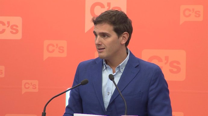 Rivera al PSOE: "No es el momento de batallas internas"