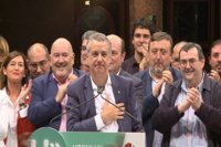 Urkullu recibe llamadas de Rajoy y Sánchez para felicitarle tras su triunfo electoral