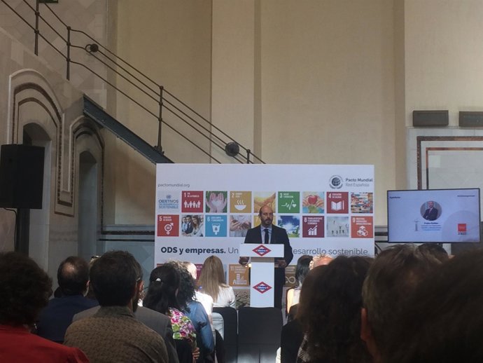 Rollán durante la presentación de la política de responsabilidad corporativa.