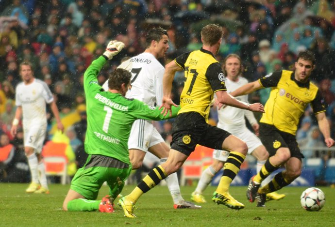 Cristiano Ronaldo anota el ultimo gol ante el Borussia Dortmund