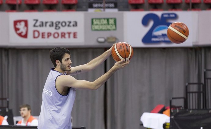 Alex Abrines entrenando con la selección
