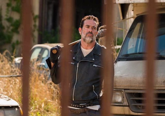 Jeffrey Dean Morgan es Negan en la 7ª temporada de The Walking Dead 