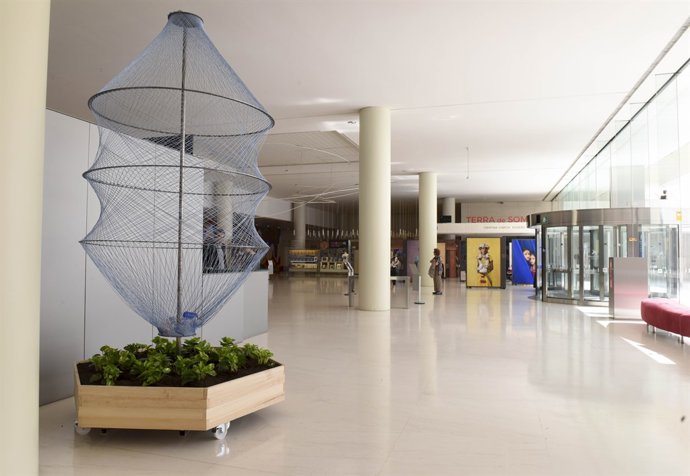 Instalación artística promovida por Basurama en el CaixaForum