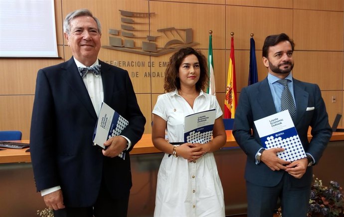 Manuel Ángel Martín, Laura Padillo y Manuel Alejandro Cardenete.