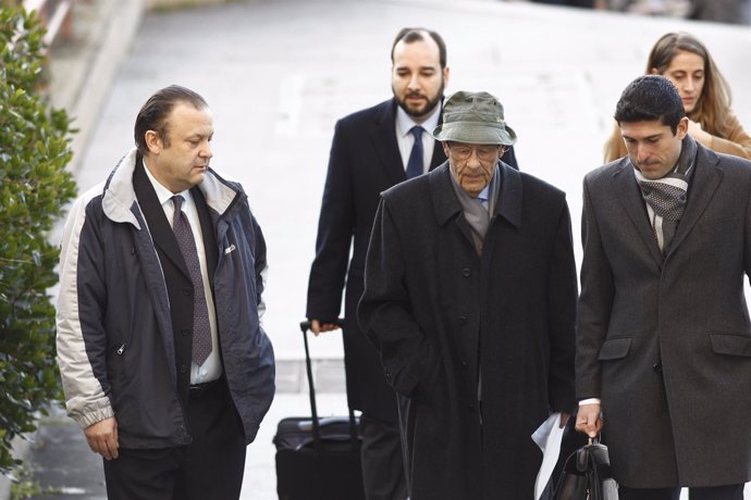 Simón Viñals Pérez y Carlos Viñals Larruga a su llegada al juicio