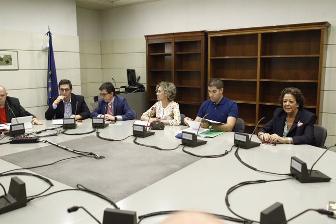 Rita Barberá en la reunión del grupo Mixto en el Senado