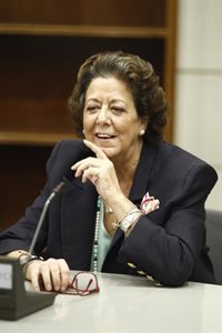 Barberá renuncia a ser portavoz y a la asignación mensual del Grupo Mixto