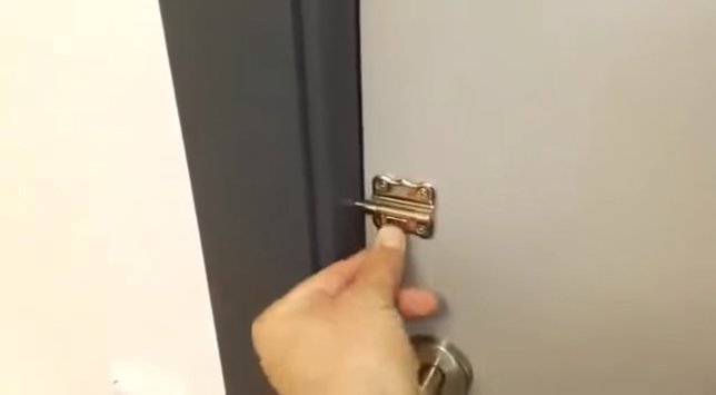 Poner un pestillo a la puerta no es tan difícil...