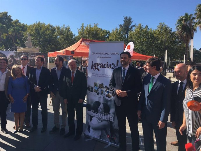 El consejero de Turismo en el Día del Turismo en Sevilla