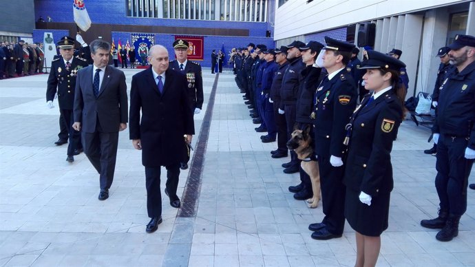 El ministro del Interior, Jorge Fernández, y el director de la Policía, I.Cosidó