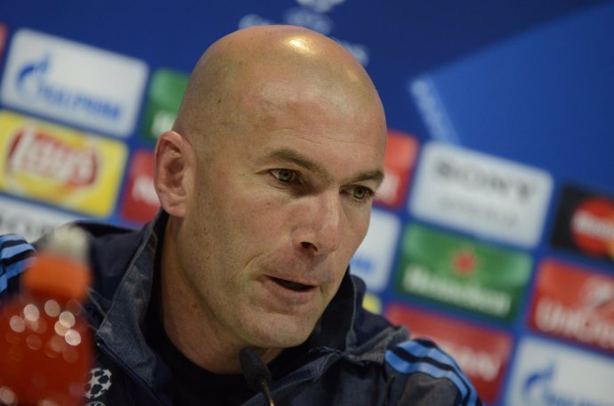 Zinedine Zidane en la rueda de prensa prechampions         