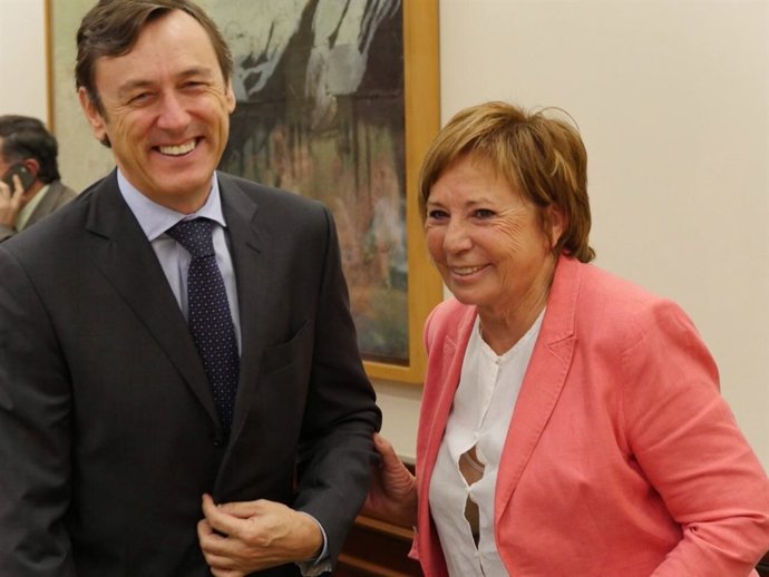 Rafael Hernando y Celia Villalobos, del PP