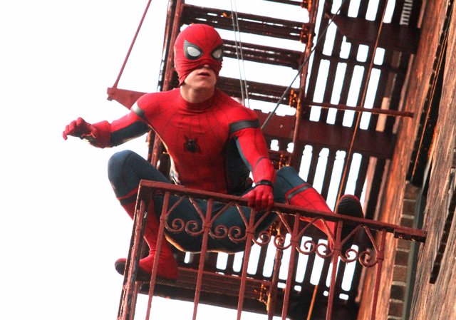 Tom Holland durante el rodaje de Spiderman: Homecoming
