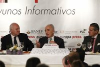 El Rey Felipe y Don Juan Carlos subrayan el impulso de Peres a las conversaciones de paz