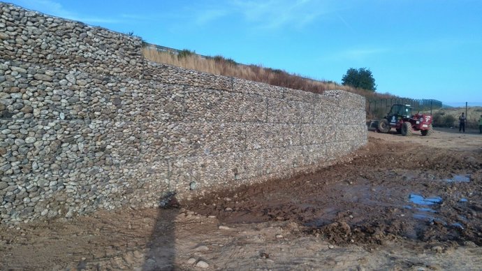 El Govern construye una presa junto al aeropuerto de Alguaire