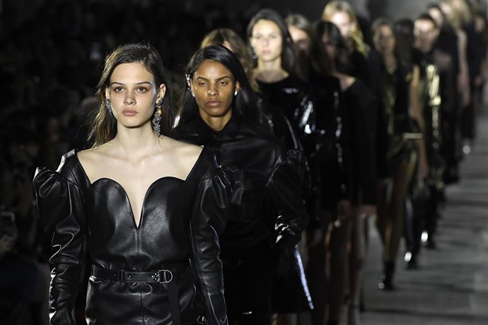 Jacquemus Paris RTW Spring Summer 2017 September - October 2016