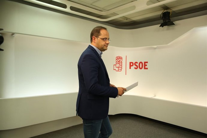 César Luena valora las elecciones gallegas y vascas