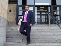 El abogado de Ion acude al juicio con ánimo de darle una "solución razonable"