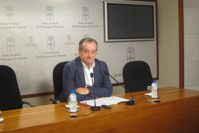   El Portavoz De Ciudadanos En La Junta General, Nicanor García.