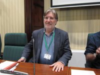 Pérez Tapias ve en el PSOE una "rebelión antidemocrática" y un intento de frenar un pacto con Podemos e independentistas