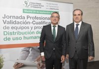 El presidente de los Farmacéuticos cree que el papel de la distribución farmacéutica es "básico en el modelo de farmacia
