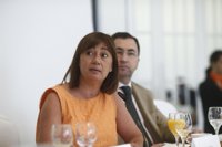 Armengol defiende que se deje hablar a los militantes en un Congreso porque son "la fuerza del PSOE"