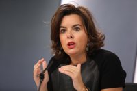 Santamaría avisa a Puigdemont de que no puede lograr el referéndum que pretende sea cuál sea el Gobierno en España